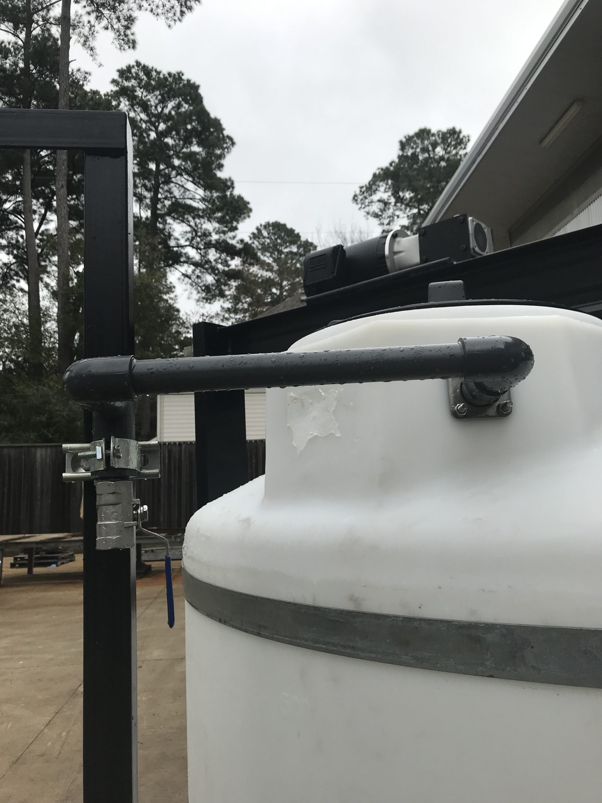 Industrial tank with mixer